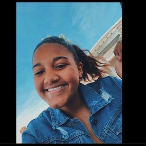 Meet your Posher, Joyce